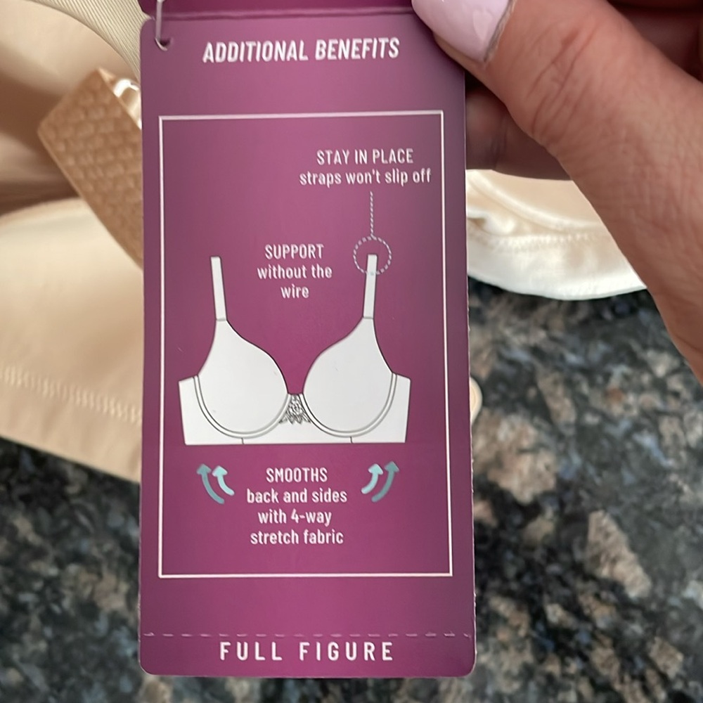 NWT Vanity Fair Cream Bras with Underwire Support and Adjustable Straps - Picture 8 of 9